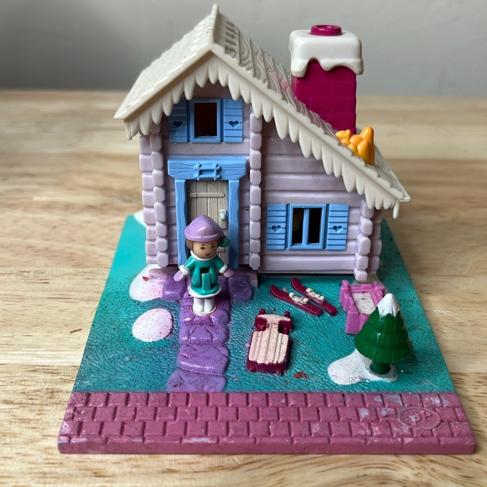 Vintage Polly Pocket Bluebird 1993 Ski Lodge, 100% complete